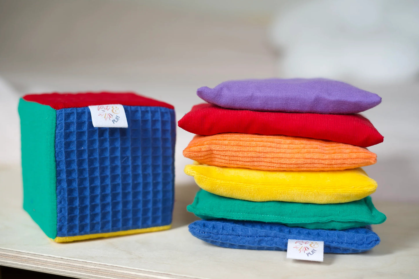 Pit & Play | Regenboog dobbelsteen Stapelstein