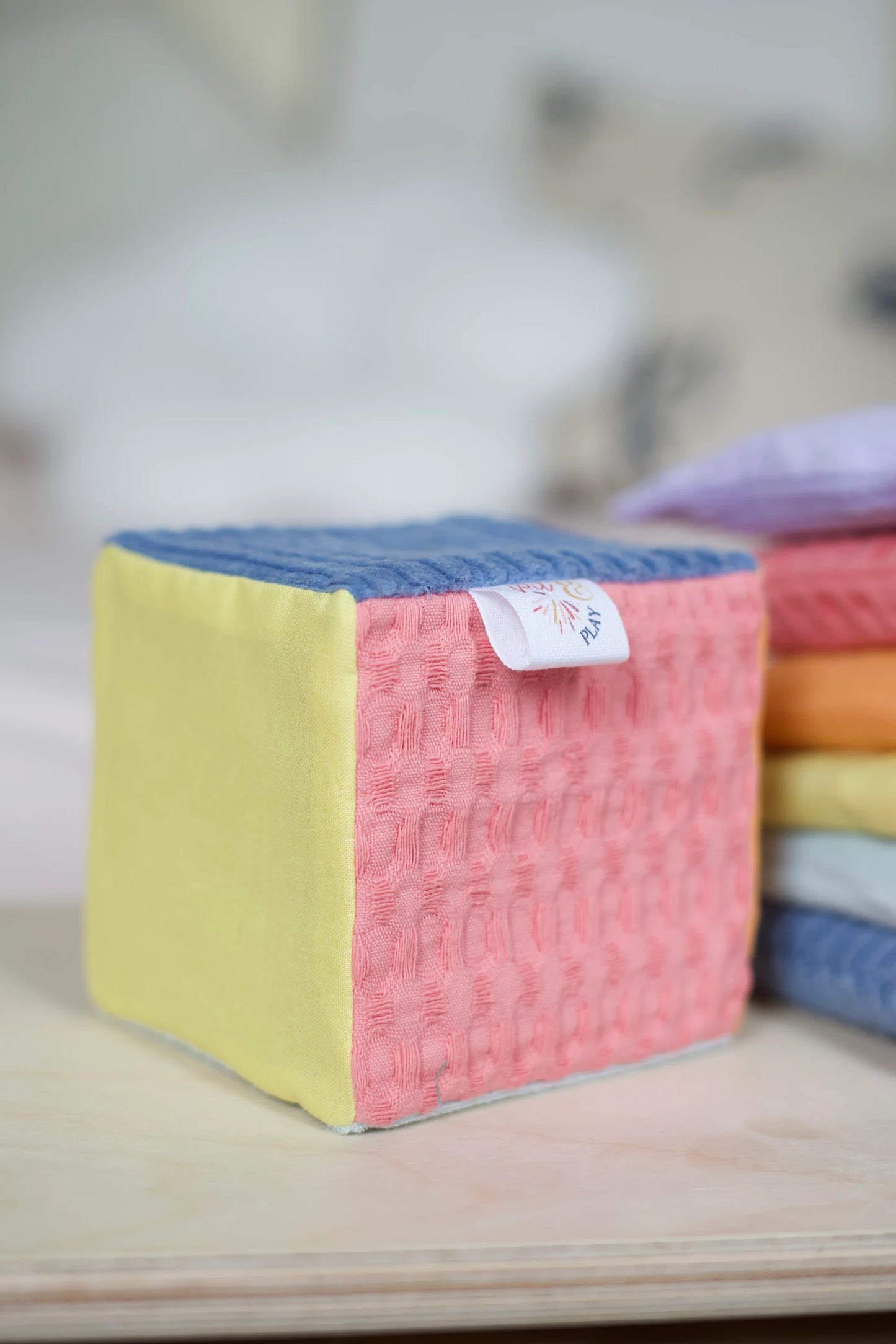 Pit & Play | Pastel dobbelsteen Stapelstein